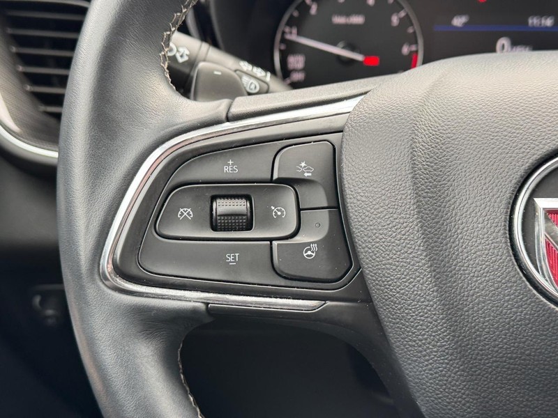 Buick Envision Vehicle Full-screen Gallery Image 18