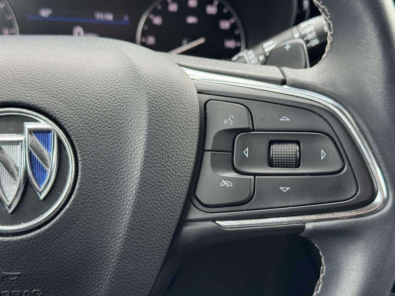 Buick Envision Vehicle Full-screen Gallery Image 19