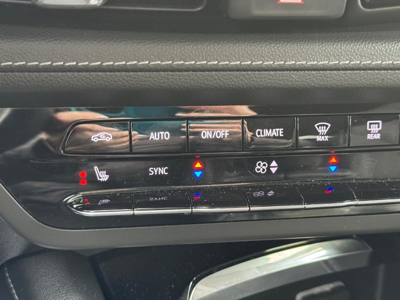 Buick Envision Vehicle Full-screen Gallery Image 20