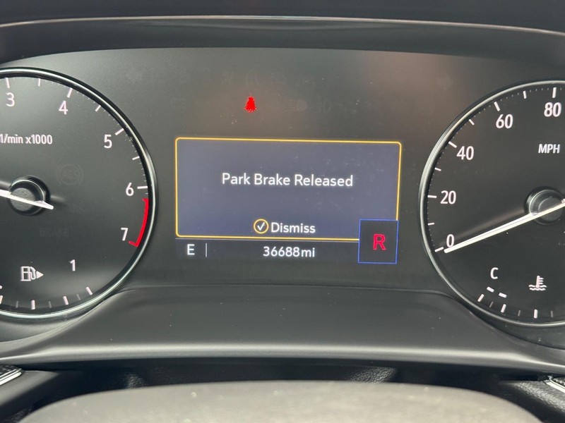 Buick Envision Vehicle Full-screen Gallery Image 22