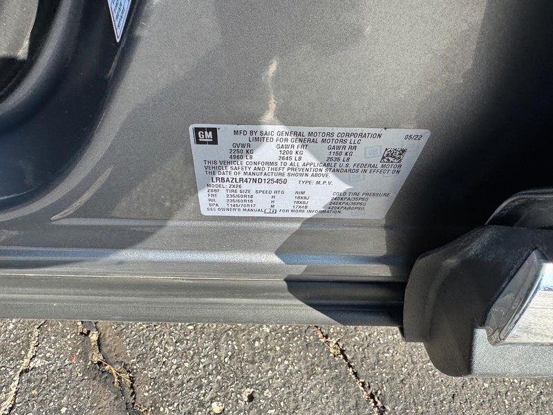 Buick Envision Vehicle Full-screen Gallery Image 23