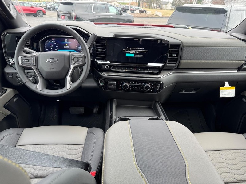 Chevrolet Silverado 2500HD Vehicle Full-screen Gallery Image 6