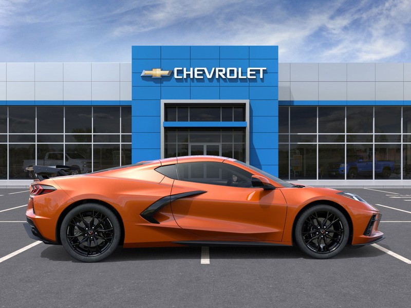 Chevrolet Corvette Vehicle Full-screen Gallery Image 5