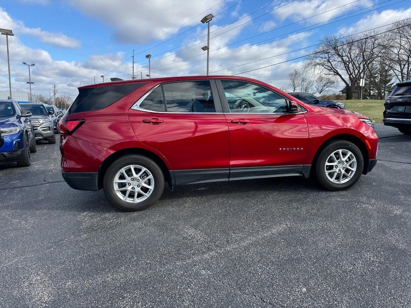 Chevrolet Equinox Vehicle Full-screen Gallery Image 6