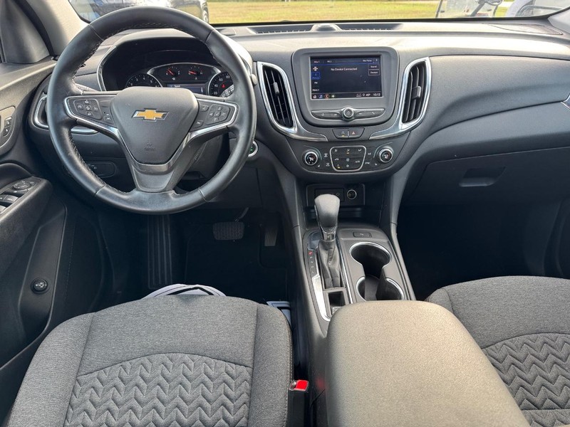 Chevrolet Equinox Vehicle Full-screen Gallery Image 11