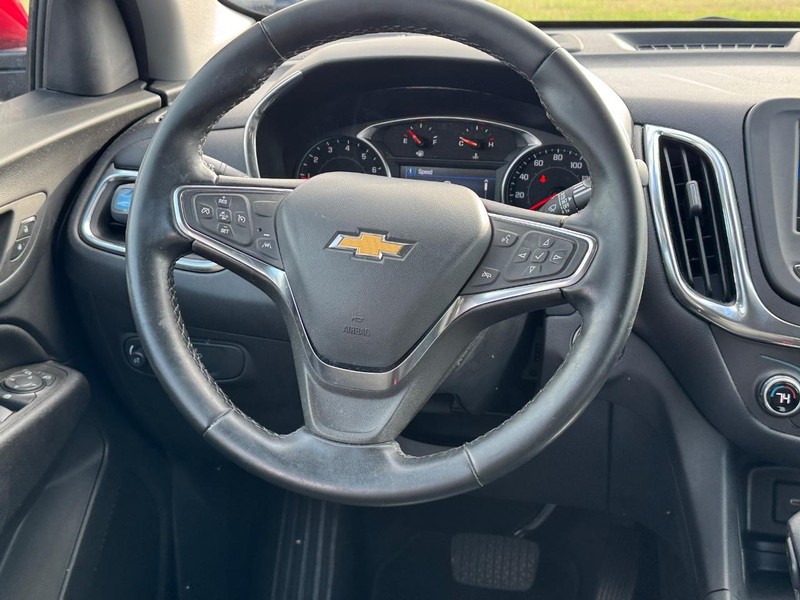 Chevrolet Equinox Vehicle Full-screen Gallery Image 12