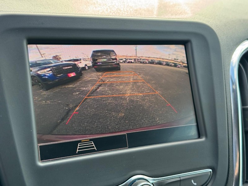 Chevrolet Equinox Vehicle Full-screen Gallery Image 19