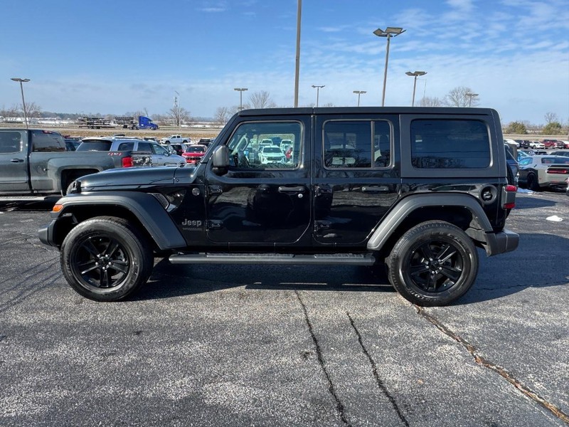 Jeep Wrangler Vehicle Full-screen Gallery Image 2