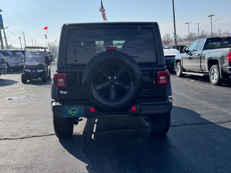 Jeep Wrangler Vehicle Full-screen Gallery Image 4