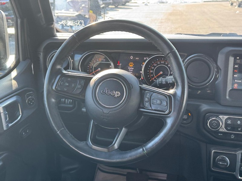 Jeep Wrangler Vehicle Full-screen Gallery Image 12