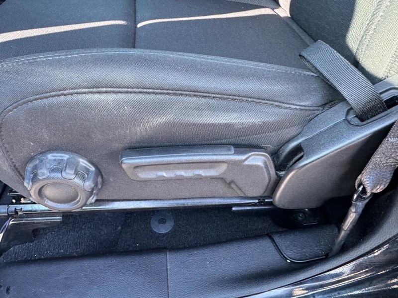 Jeep Wrangler Vehicle Full-screen Gallery Image 15