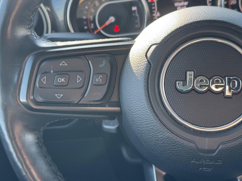 Jeep Wrangler Vehicle Full-screen Gallery Image 18