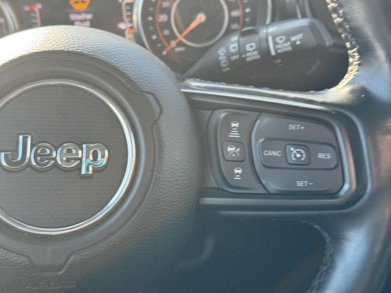 Jeep Wrangler Vehicle Full-screen Gallery Image 19