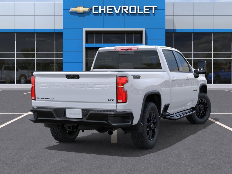 Chevrolet Silverado 2500HD Vehicle Full-screen Gallery Image 4