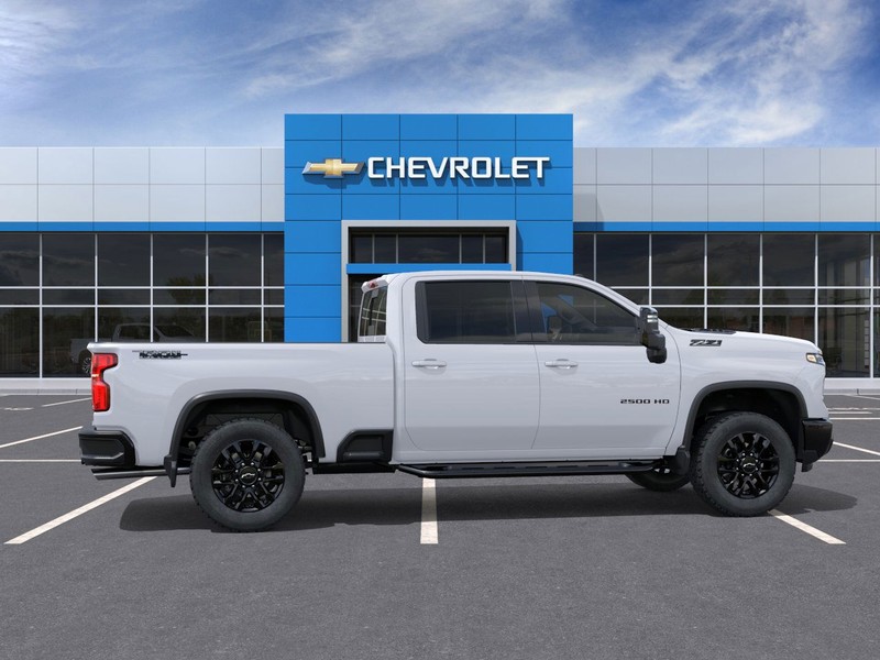 Chevrolet Silverado 2500HD Vehicle Full-screen Gallery Image 5