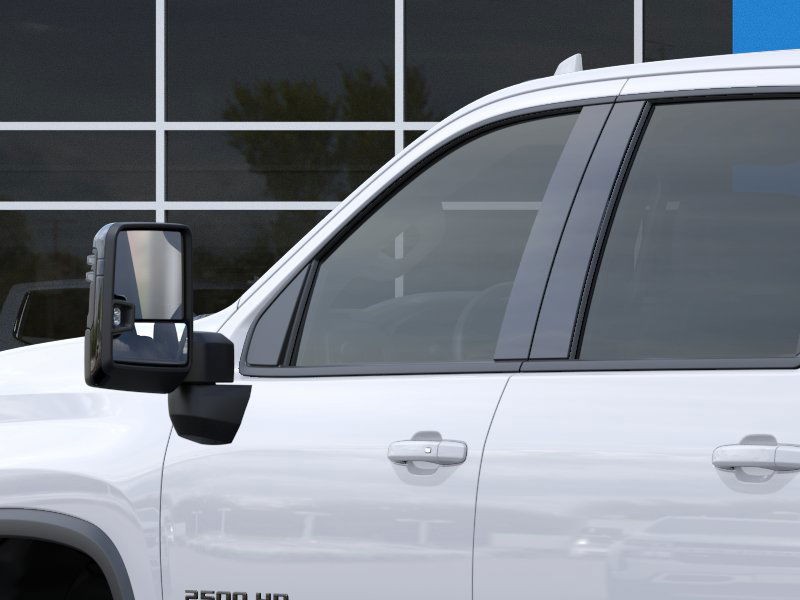 Chevrolet Silverado 2500HD Vehicle Full-screen Gallery Image 12