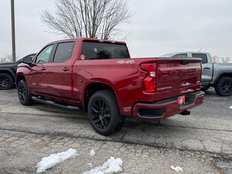 Chevrolet Silverado 1500 Vehicle Full-screen Gallery Image 3
