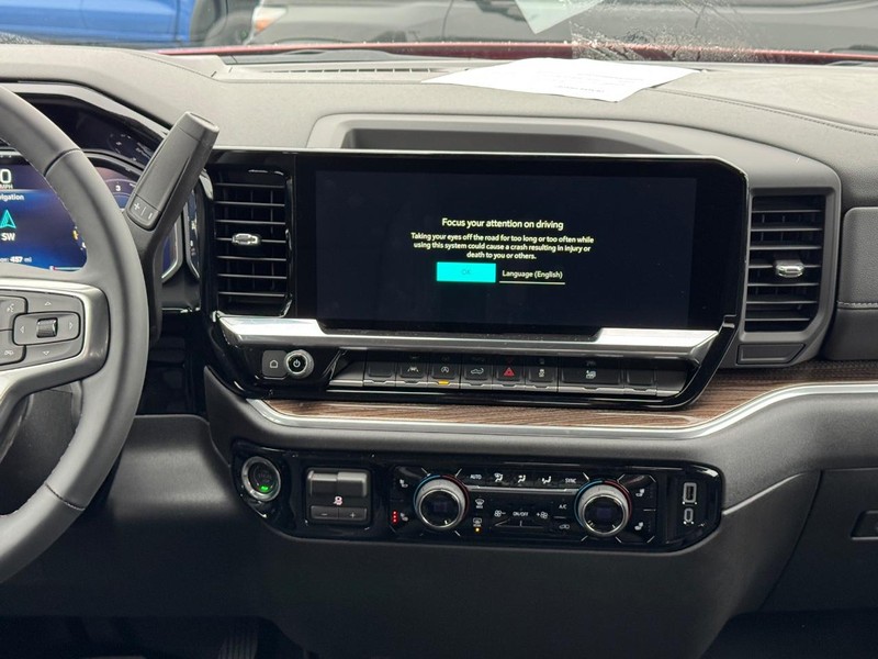 Chevrolet Silverado 1500 Vehicle Full-screen Gallery Image 8