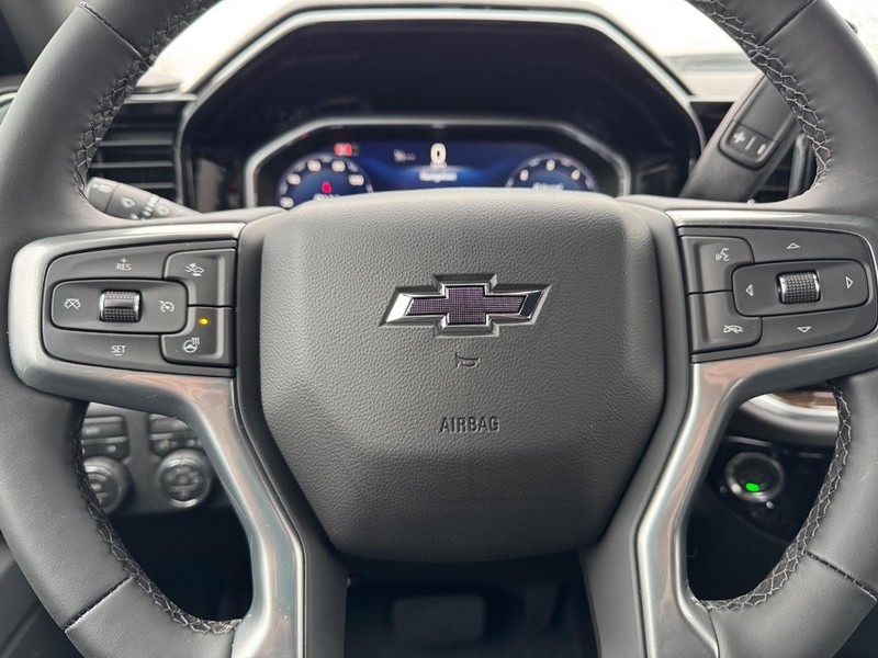 Chevrolet Silverado 1500 Vehicle Full-screen Gallery Image 11