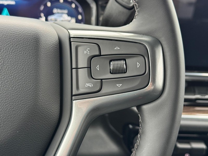 Chevrolet Silverado 1500 Vehicle Full-screen Gallery Image 13