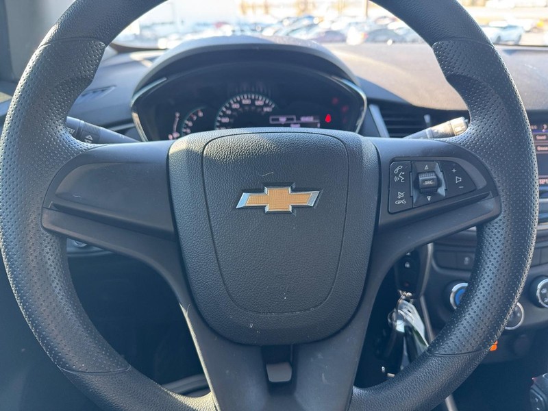 Chevrolet Trax Vehicle Full-screen Gallery Image 17