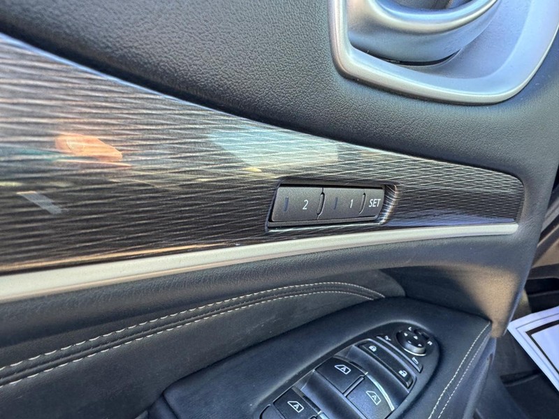 INFINITI QX60 Vehicle Full-screen Gallery Image 19