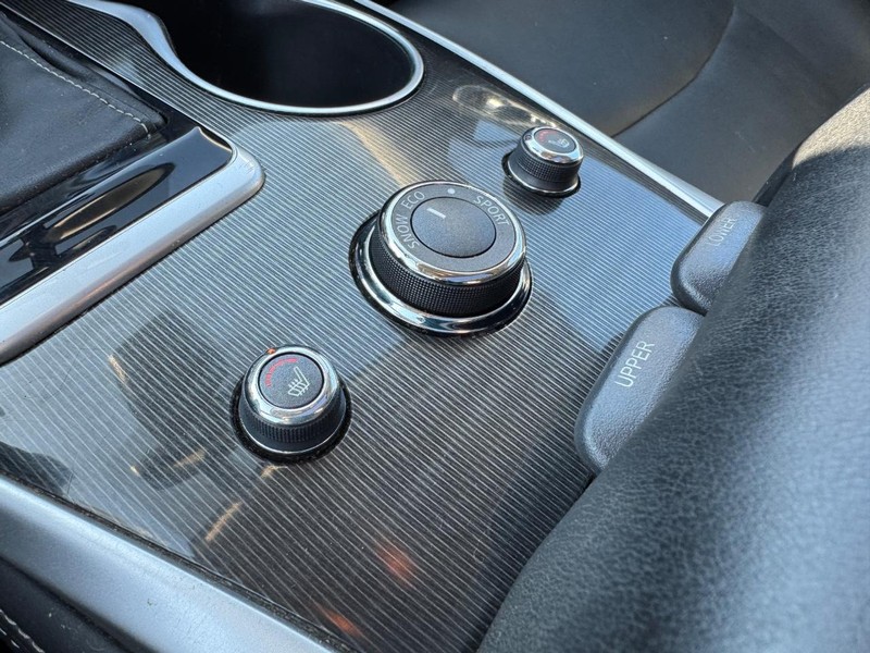 INFINITI QX60 Vehicle Full-screen Gallery Image 20