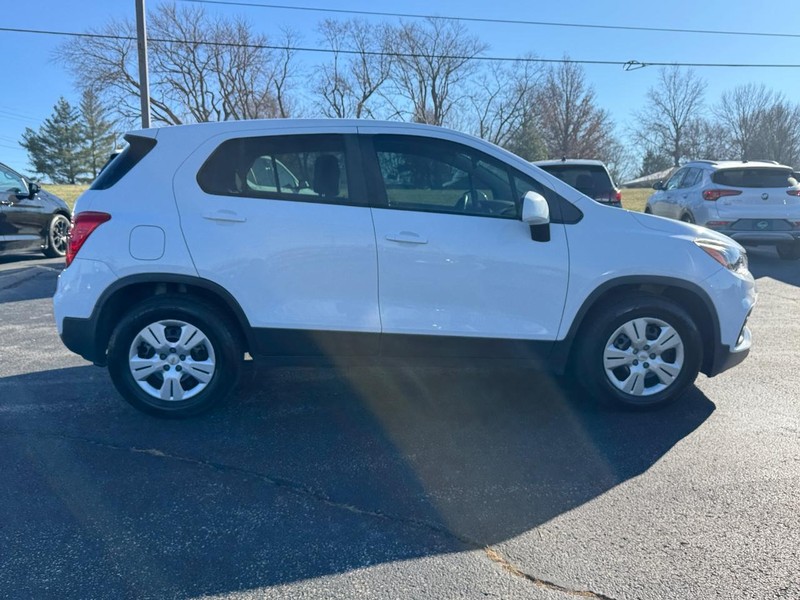 Chevrolet Trax Vehicle Full-screen Gallery Image 6