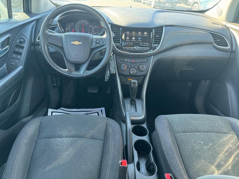 Chevrolet Trax Vehicle Full-screen Gallery Image 11