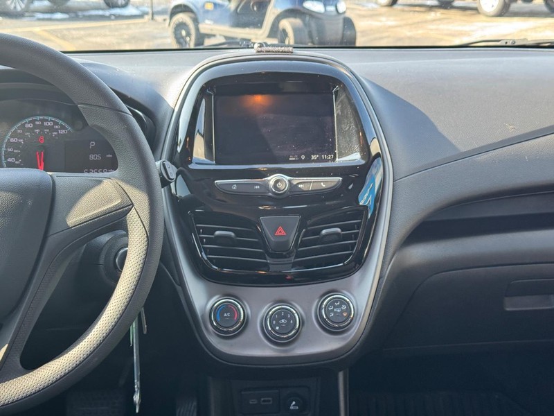 Chevrolet Spark Vehicle Full-screen Gallery Image 13