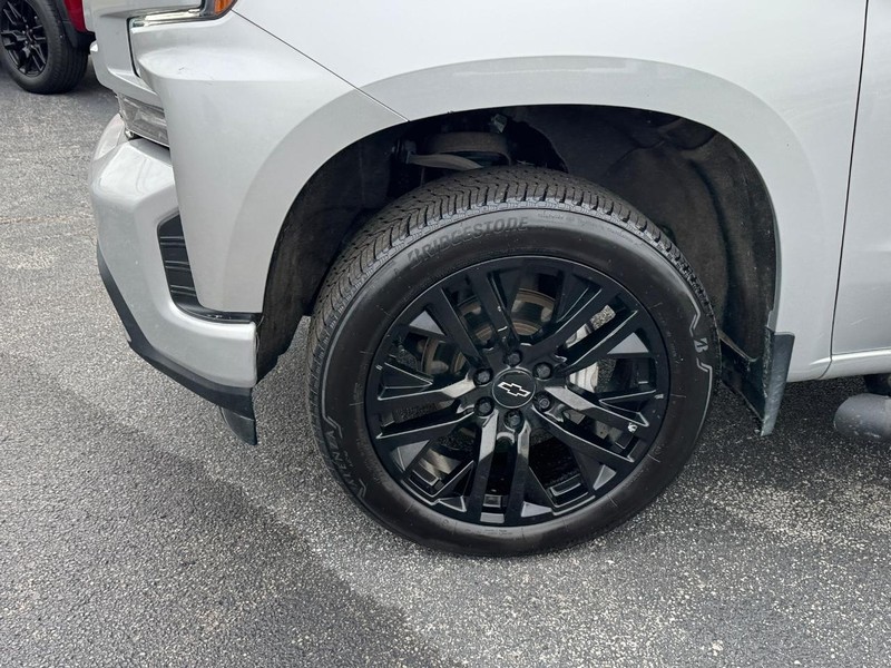 Chevrolet Silverado 1500 Vehicle Full-screen Gallery Image 9