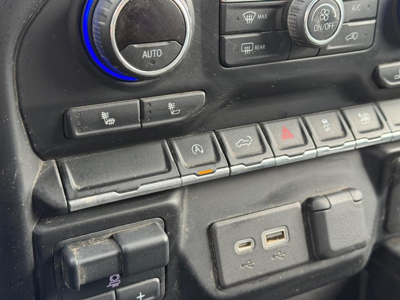 Chevrolet Silverado 1500 Vehicle Full-screen Gallery Image 20