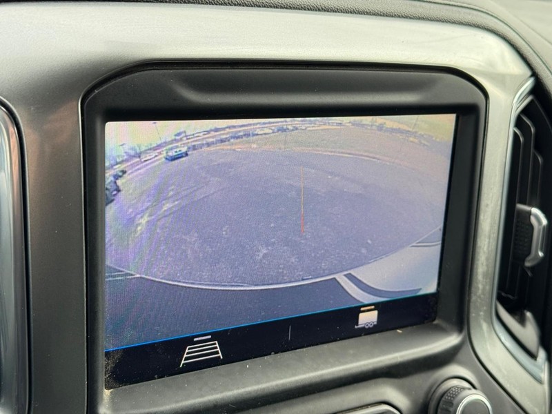 Chevrolet Silverado 1500 Vehicle Full-screen Gallery Image 21