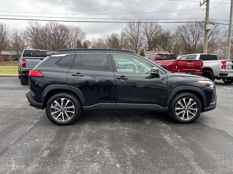 Toyota Corolla Cross Vehicle Full-screen Gallery Image 6