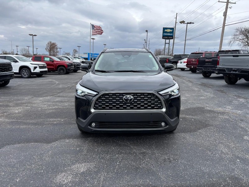 Toyota Corolla Cross Vehicle Full-screen Gallery Image 8