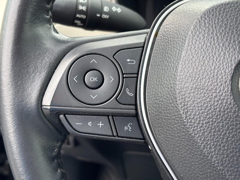 Toyota Corolla Cross Vehicle Full-screen Gallery Image 17