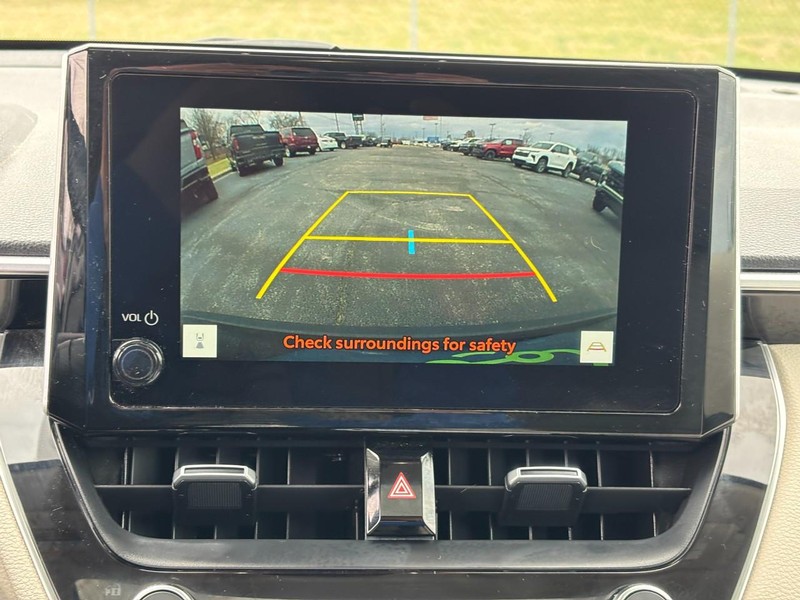 Toyota Corolla Cross Vehicle Full-screen Gallery Image 21