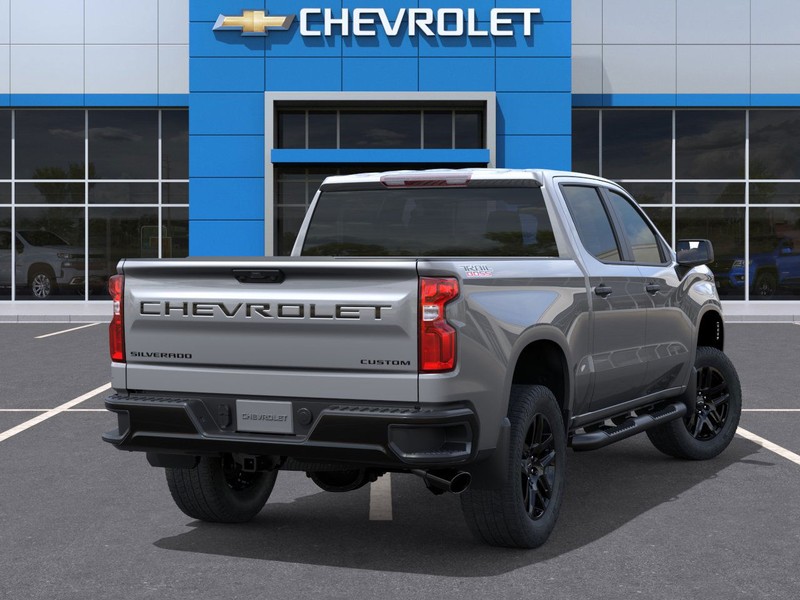 Chevrolet Silverado 1500 Vehicle Full-screen Gallery Image 4