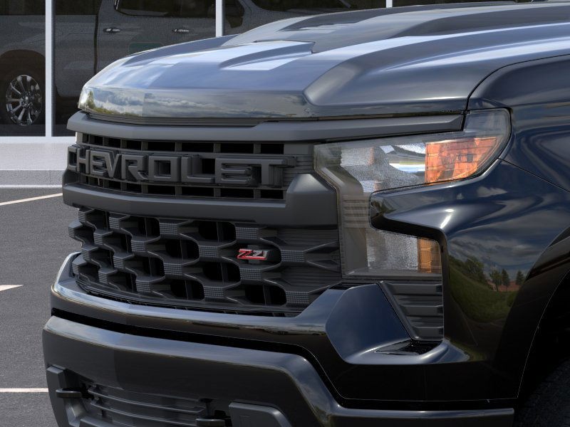 Chevrolet Silverado 1500 Vehicle Full-screen Gallery Image 13