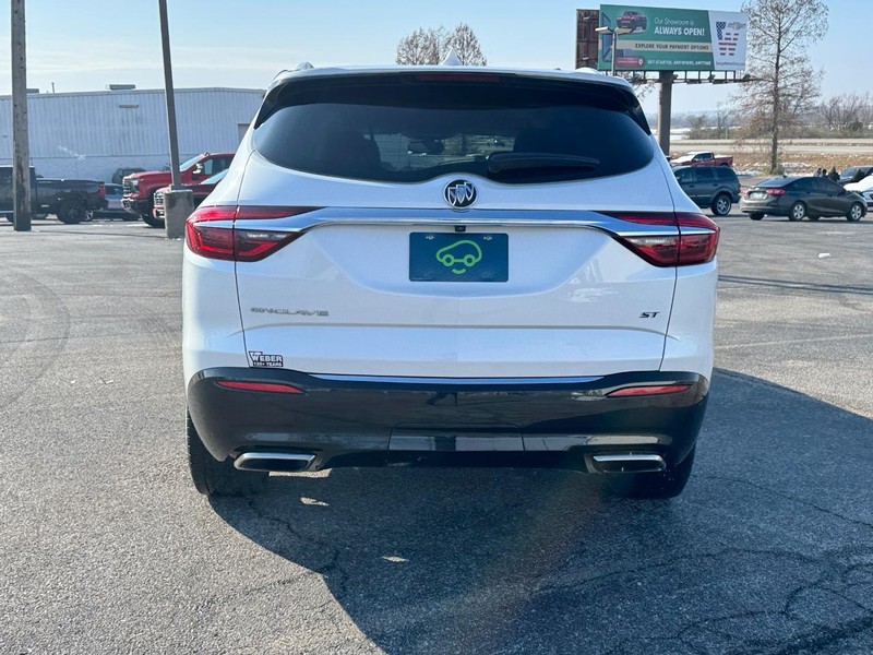 Buick Enclave Vehicle Full-screen Gallery Image 04