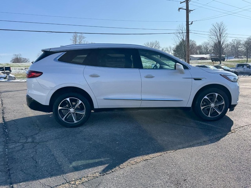 Buick Enclave Vehicle Full-screen Gallery Image 06