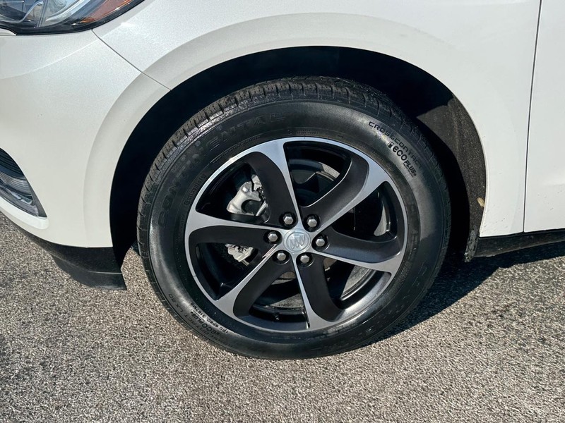 Buick Enclave Vehicle Full-screen Gallery Image 09