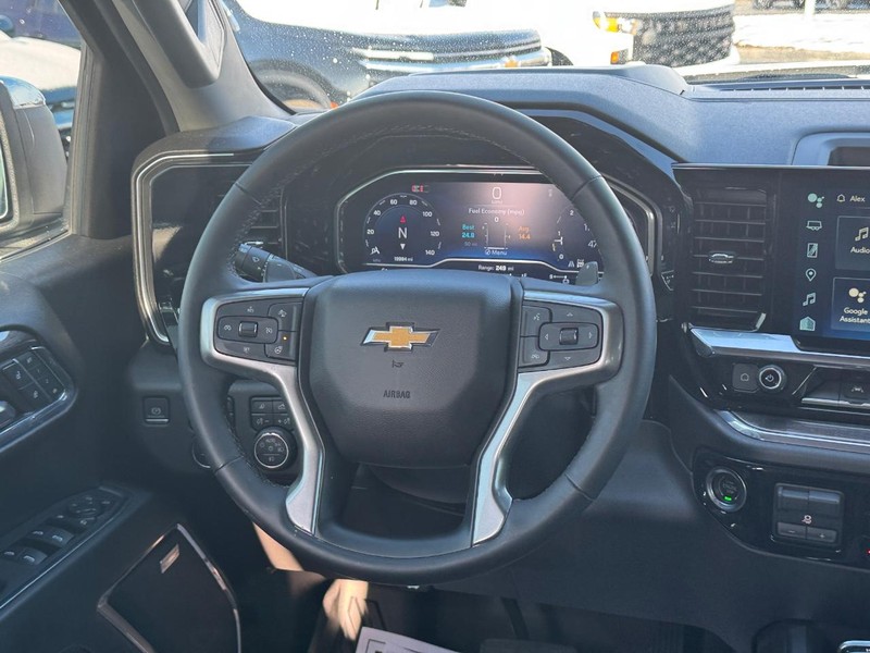 Chevrolet Silverado 1500 Vehicle Full-screen Gallery Image 13