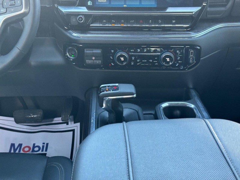 Chevrolet Silverado 1500 Vehicle Full-screen Gallery Image 15