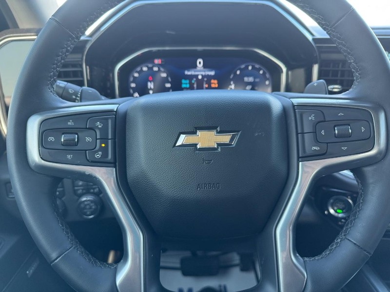 Chevrolet Silverado 1500 Vehicle Full-screen Gallery Image 19