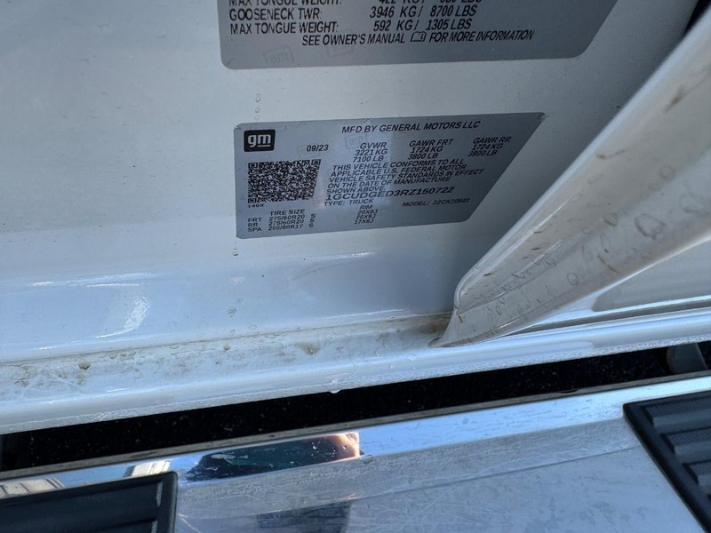 Chevrolet Silverado 1500 Vehicle Full-screen Gallery Image 24