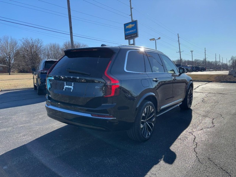 Volvo XC90 Vehicle Full-screen Gallery Image 5