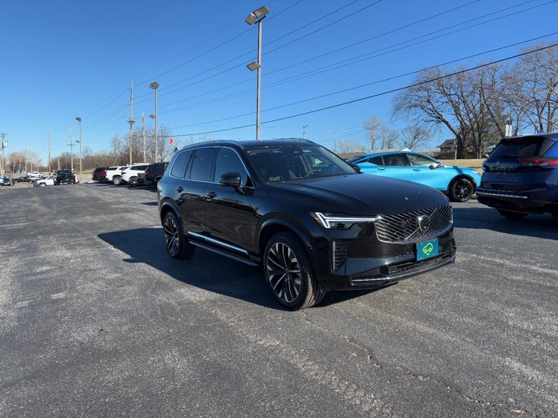 Volvo XC90 Vehicle Full-screen Gallery Image 7