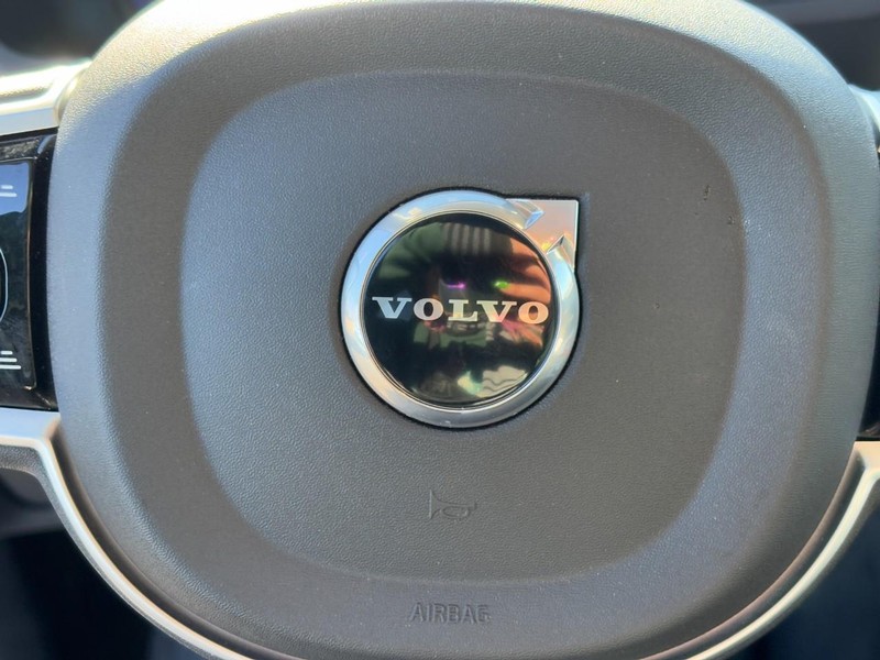 Volvo XC90 Vehicle Full-screen Gallery Image 20