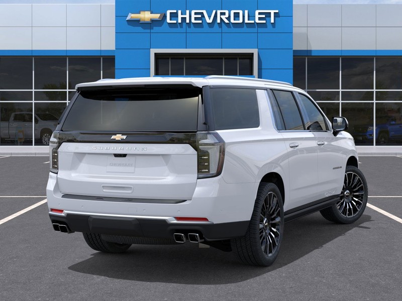 Chevrolet Suburban Vehicle Full-screen Gallery Image 4